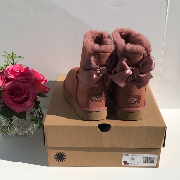 UGG Mini Bailey Bow Glimmer - Picture 1 of 8